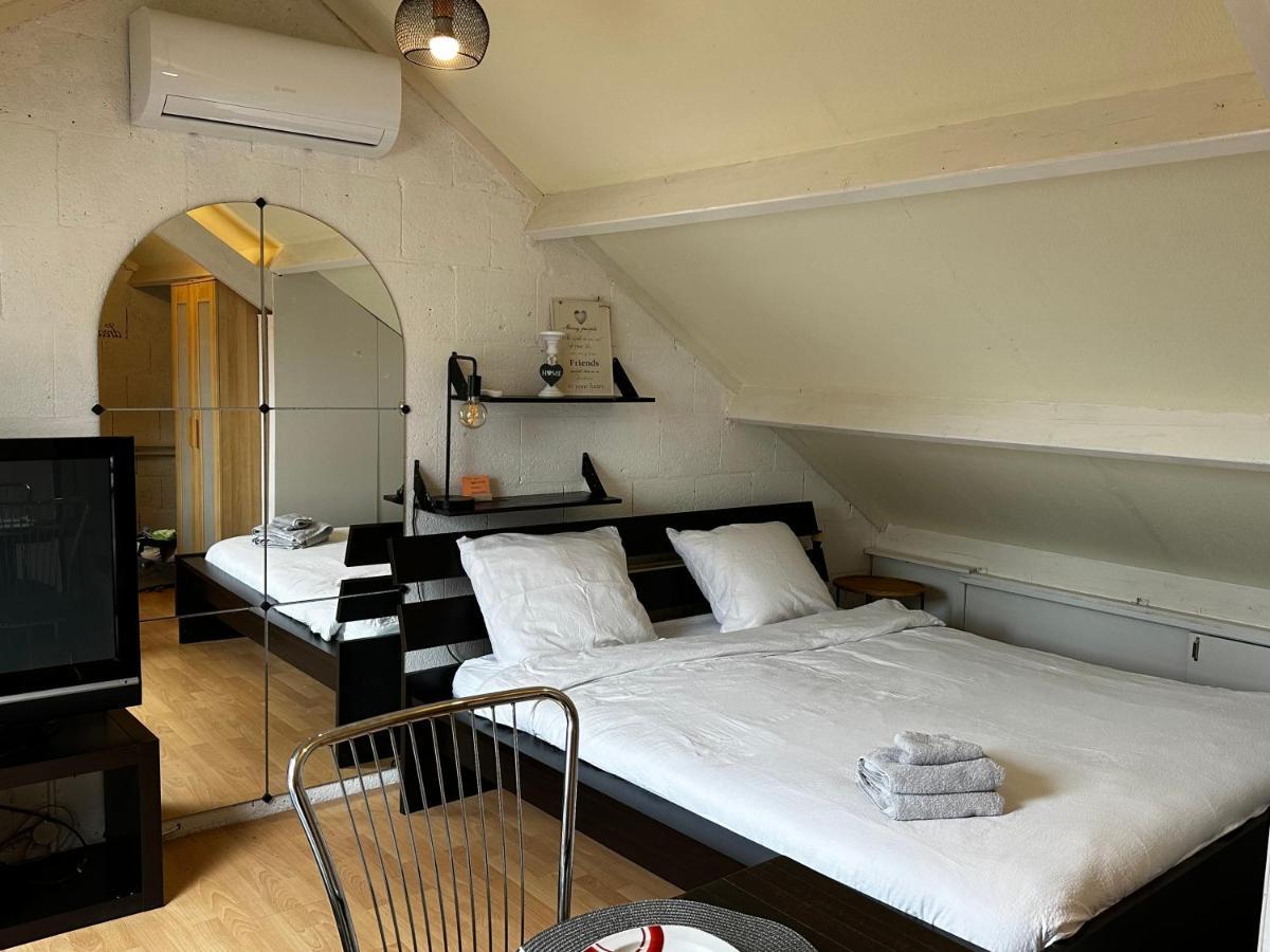 Room In Oss Bagian luar foto