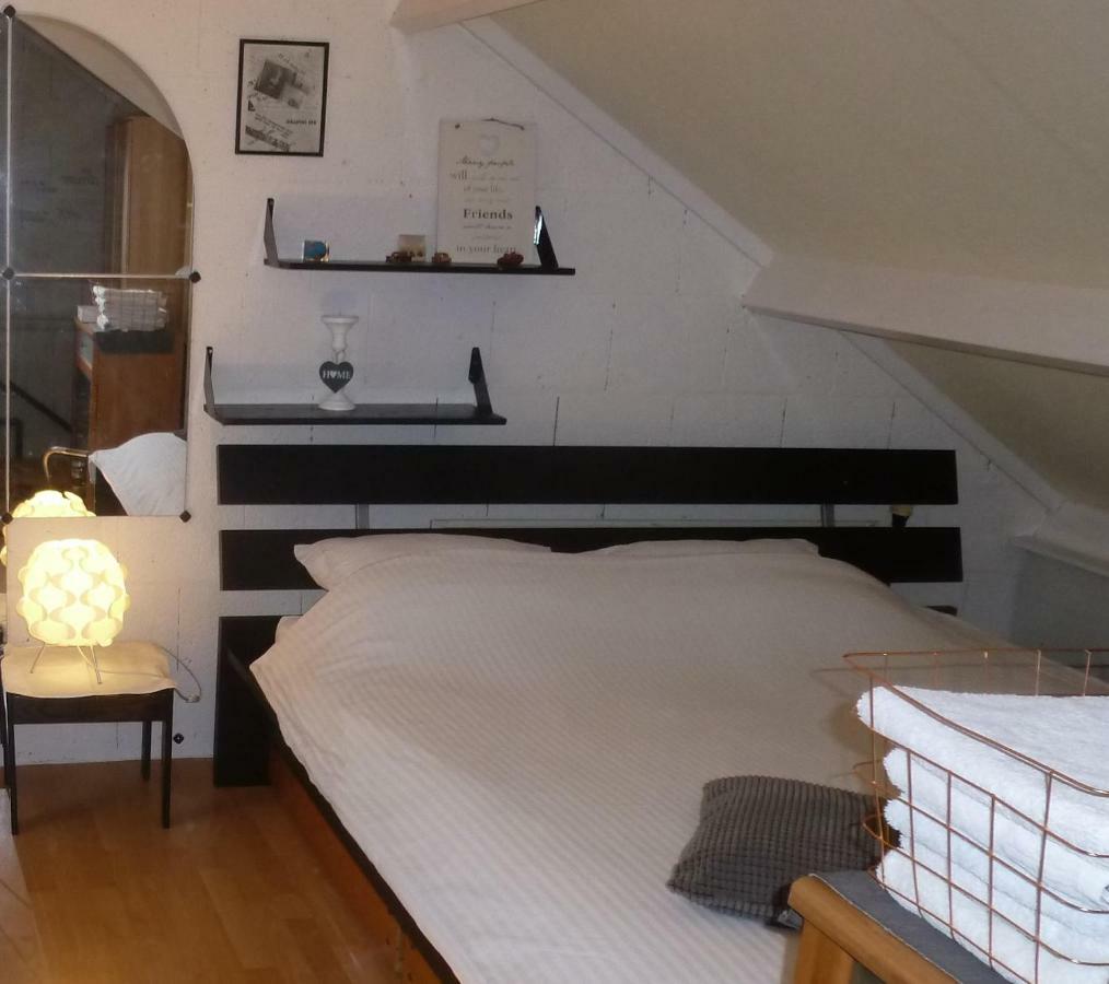 Room In Oss Bagian luar foto